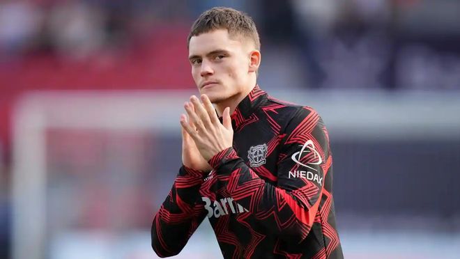 鹈鹕第二节7次失误，单节净负14分半场落后老鹰10分